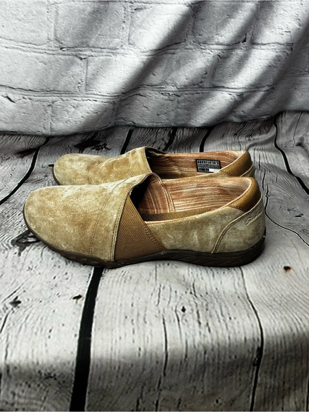 Skechers Tan Suede Normcore‎ Gorpcore Coastal Grandma Chic Slip On Loafer Size 7